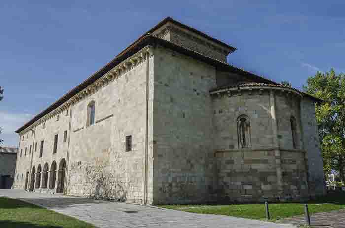 Álava - Vitoria-Gasteiz 67 - basílica de San Prudencio.jpg